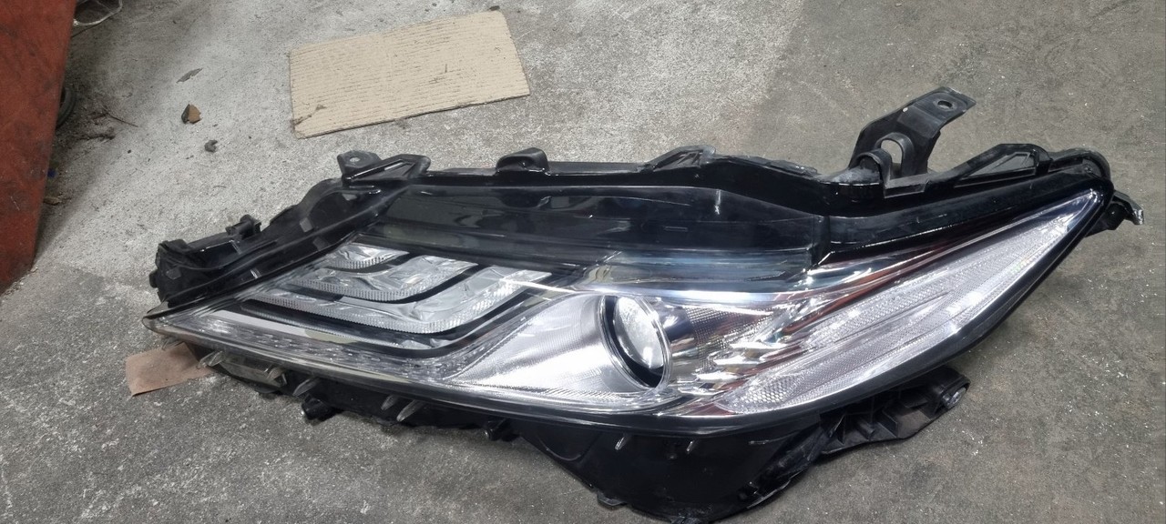 토요타 캠리 10세대 전기 조수석헤드라이트 W타입 15핀 중고