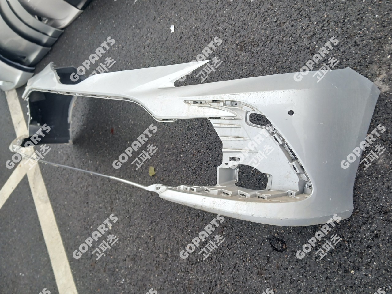 토요타 캠리 10세대 후기 앞범퍼 전피 중고