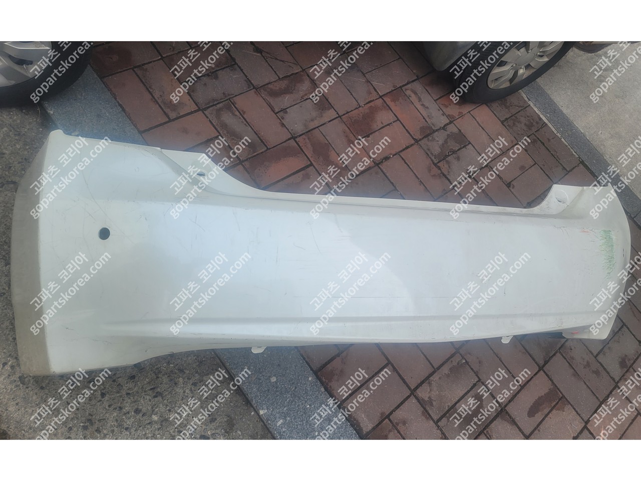 토요타 프리우스 뒷범퍼 사진 2