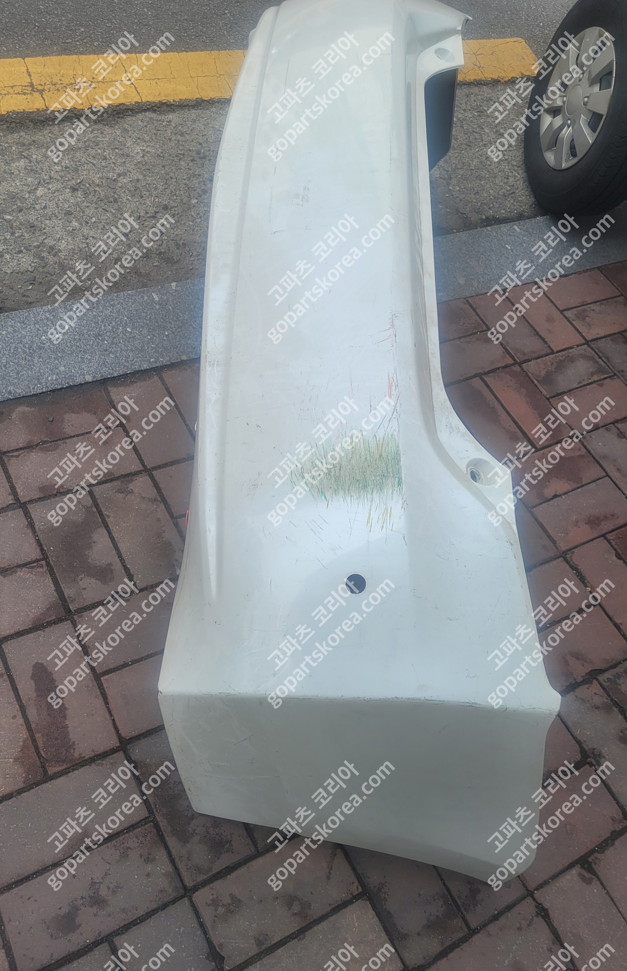 토요타 프리우스 뒷범퍼 사진 3