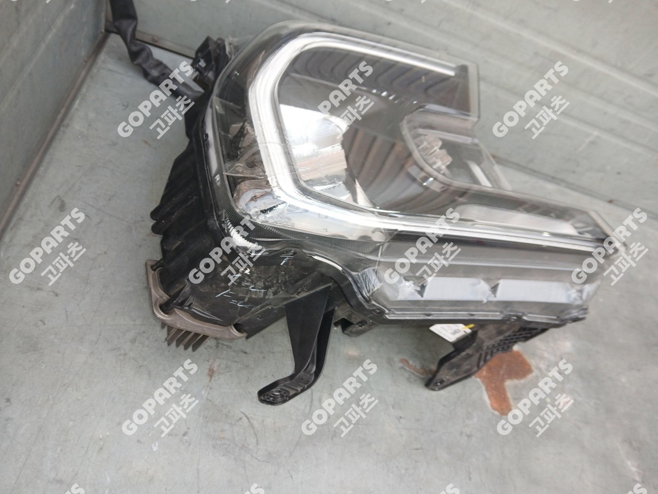 포드 레인저 4세대 와일드트랙 운전석헤드라이트 중고