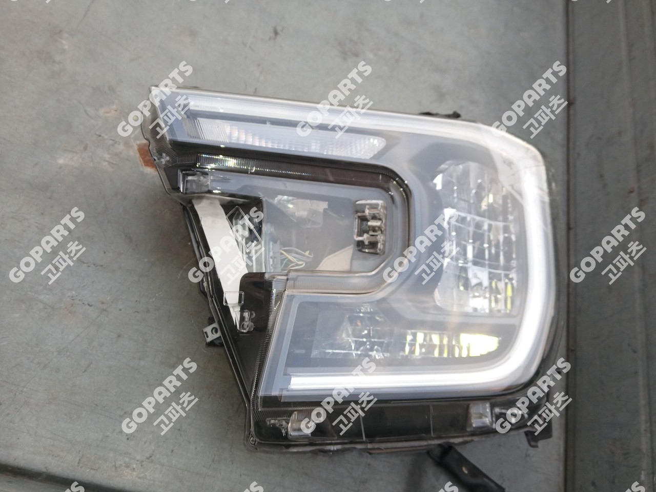 포드 레인저 4세대 와일드트랙 운전석헤드라이트 사진 5