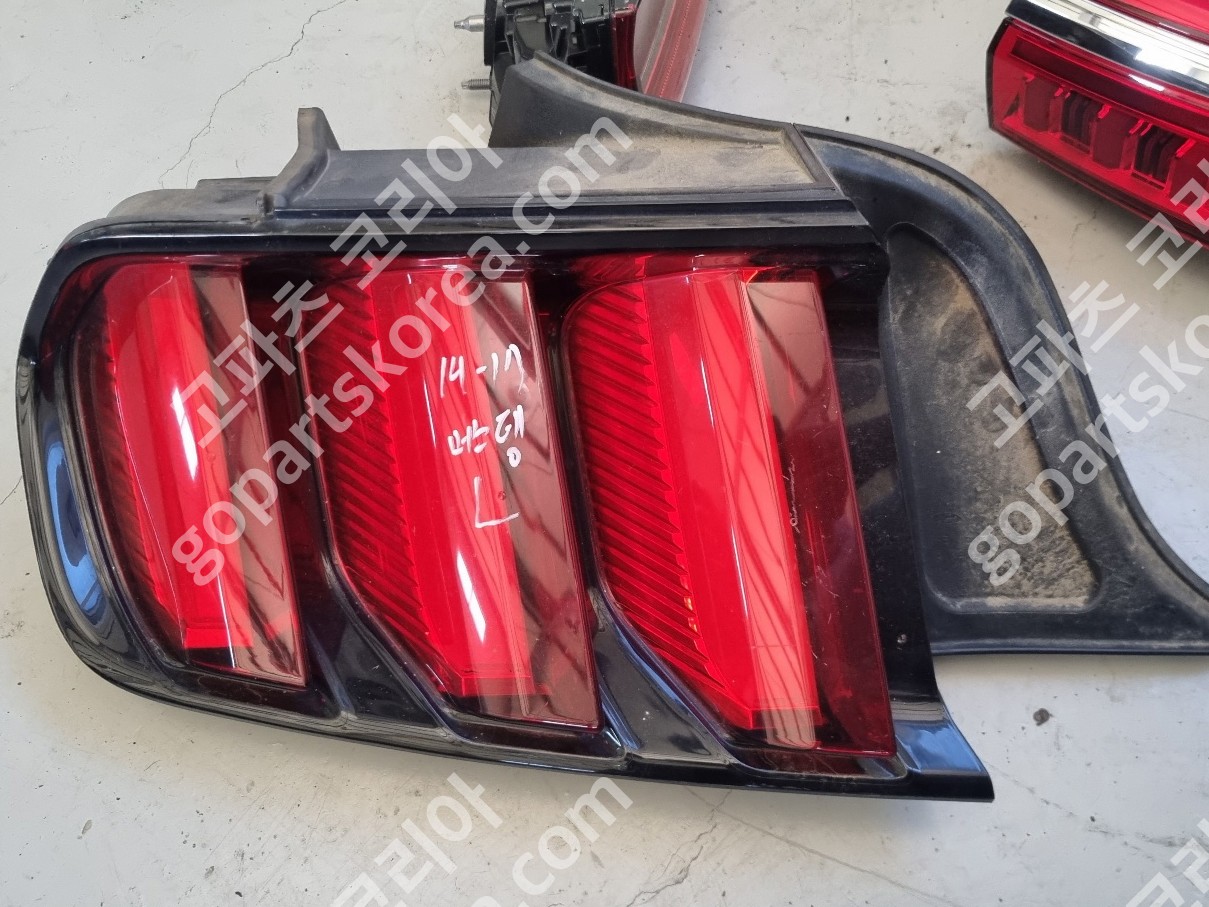 포드 머스탱 테일램프 운전석 중고