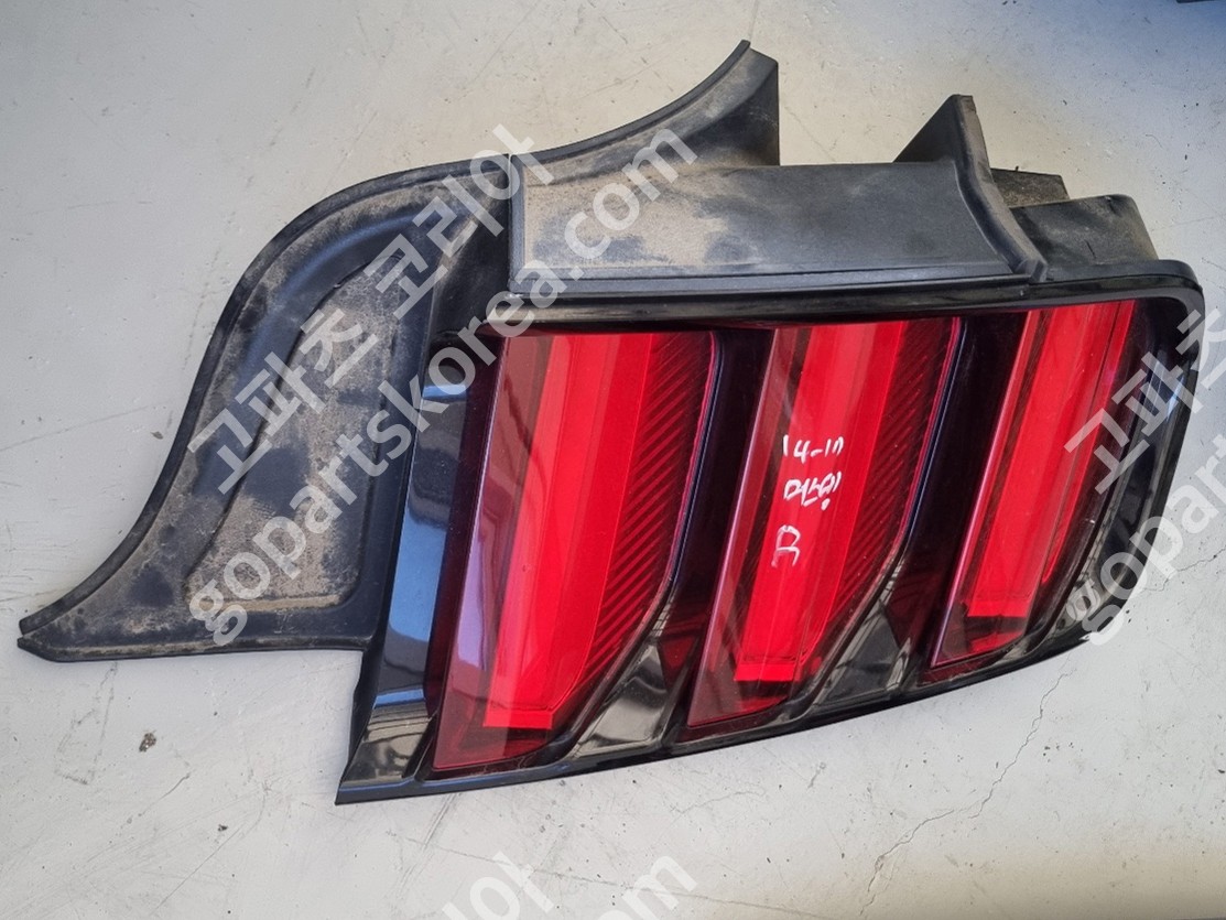 포드 머스탱 테일램프 조수석 중고