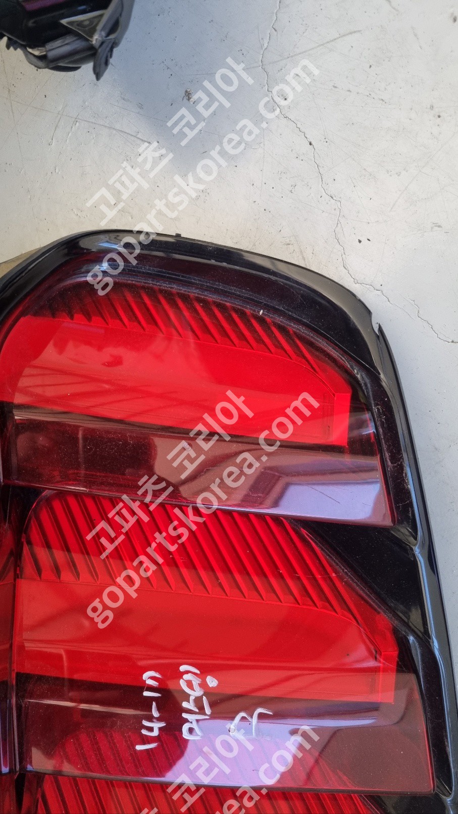 포드 머스탱 테일램프 조수석 사진 4