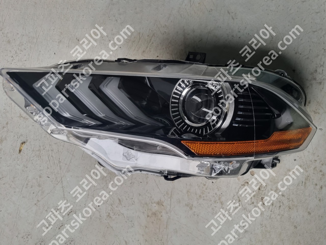 포드 머스탱 후기 헤드라이트 운전석 사진 3