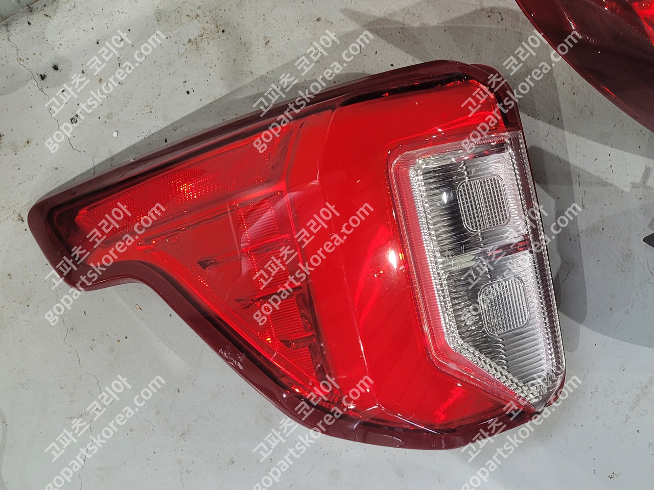 포드 익스플로러 테일램프 운전석 중고