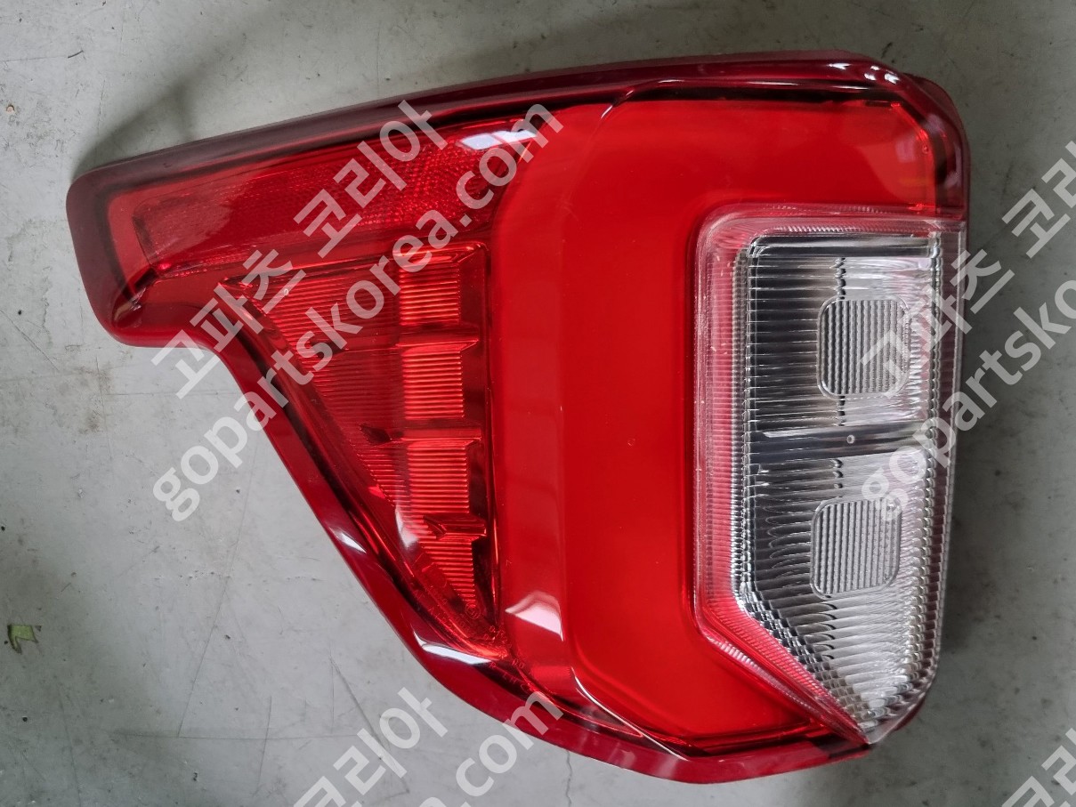 포드 익스플로러 테일램프 운전석 사진 3