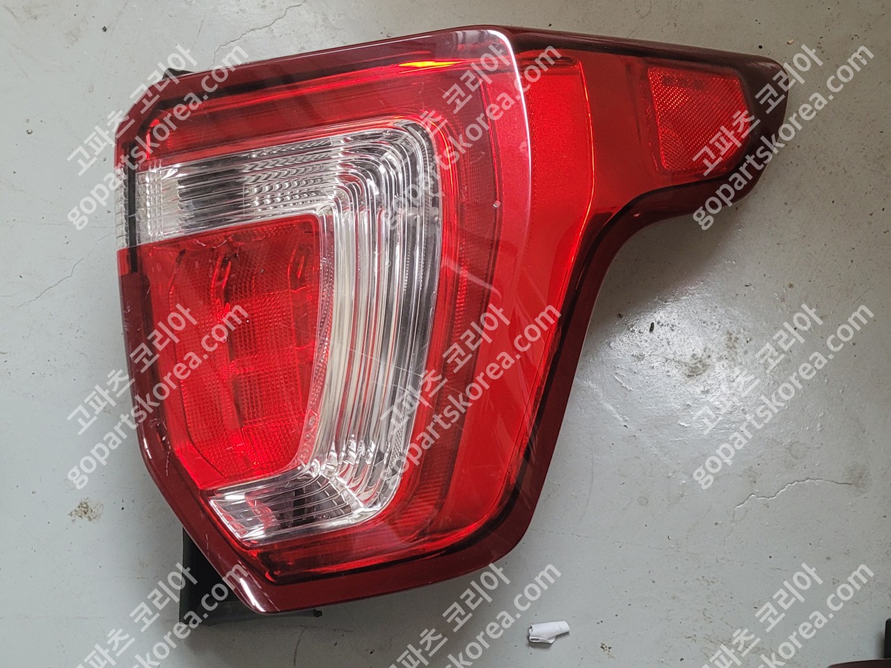 포드 익스플로러 테일램프 조수석 중고