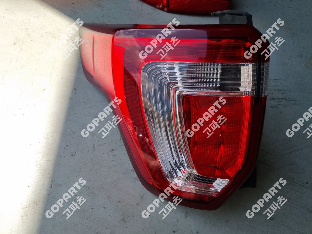 포드 익스플로러 5세대 후기형 운전석후미등테일램프 중고