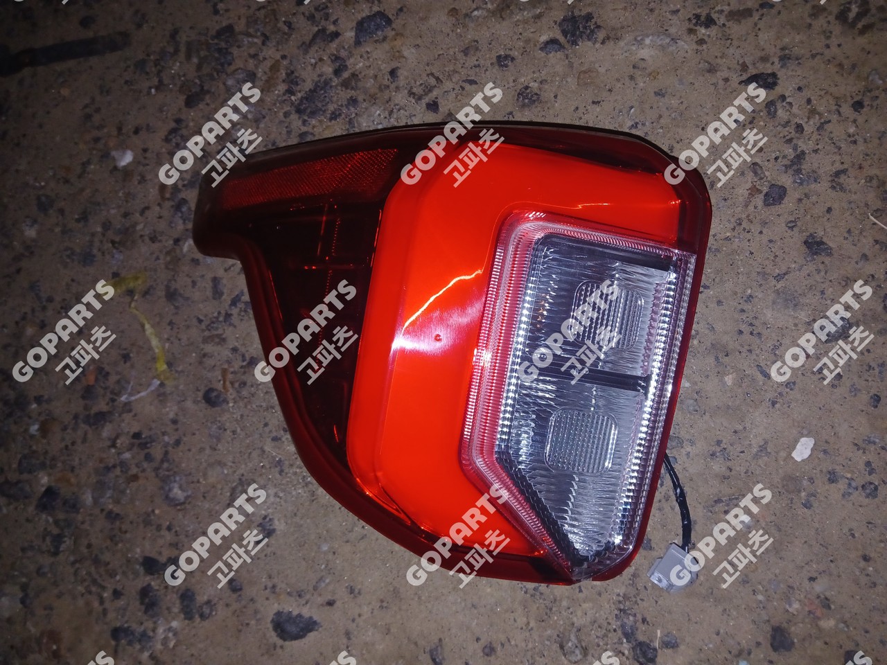 포드 익스플로러 6세대 전기형 운전석 후미등브레이크등테일램프 데루등 중고