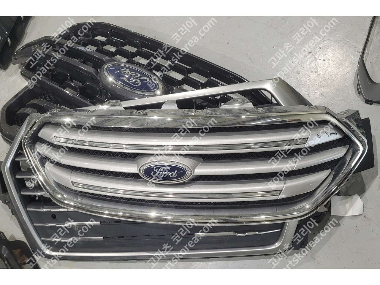 포드 토러스 6세대 그릴 중고