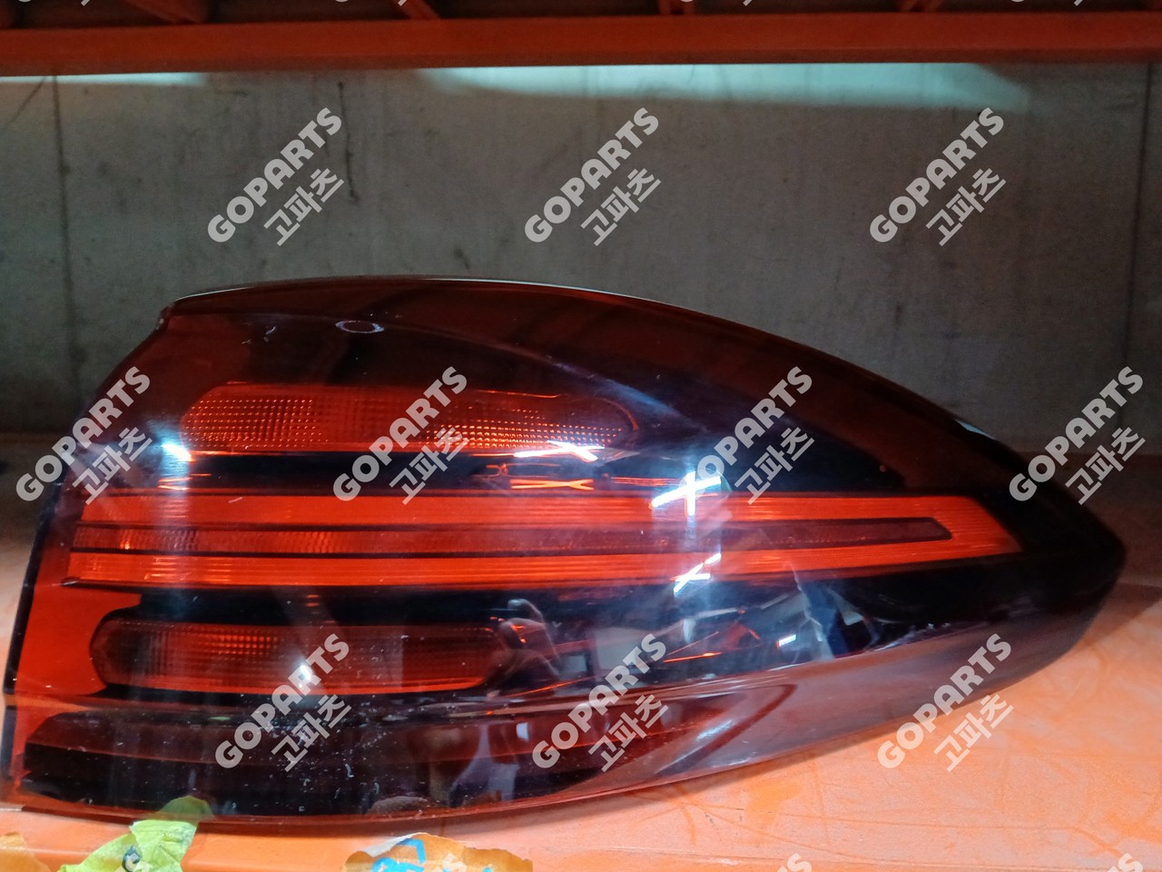 포르쉐 카이엔 958 후기 조수석테일램프 후미등브레이크등 중고