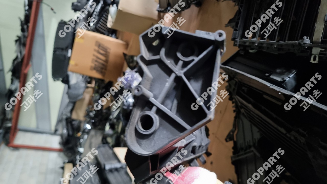 포르쉐 카이엔 9Y0 9Y3 전기 전레일하단 덕트플랩 사진 2