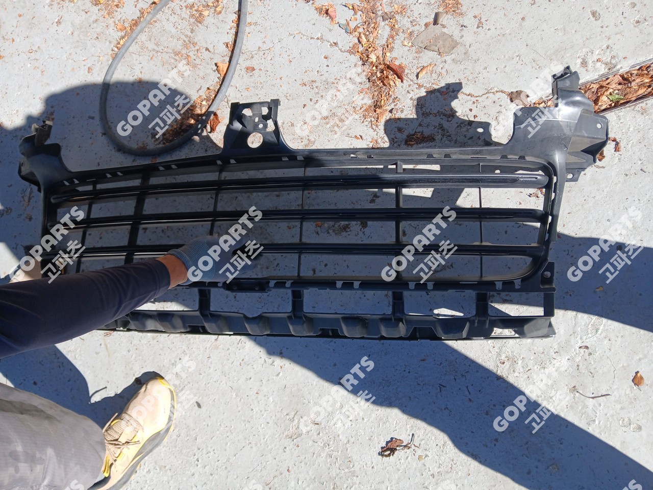 포르쉐 카이엔 9Y0 9Y3 전기형 범퍼하단 중앙그릴 센터그릴 중고