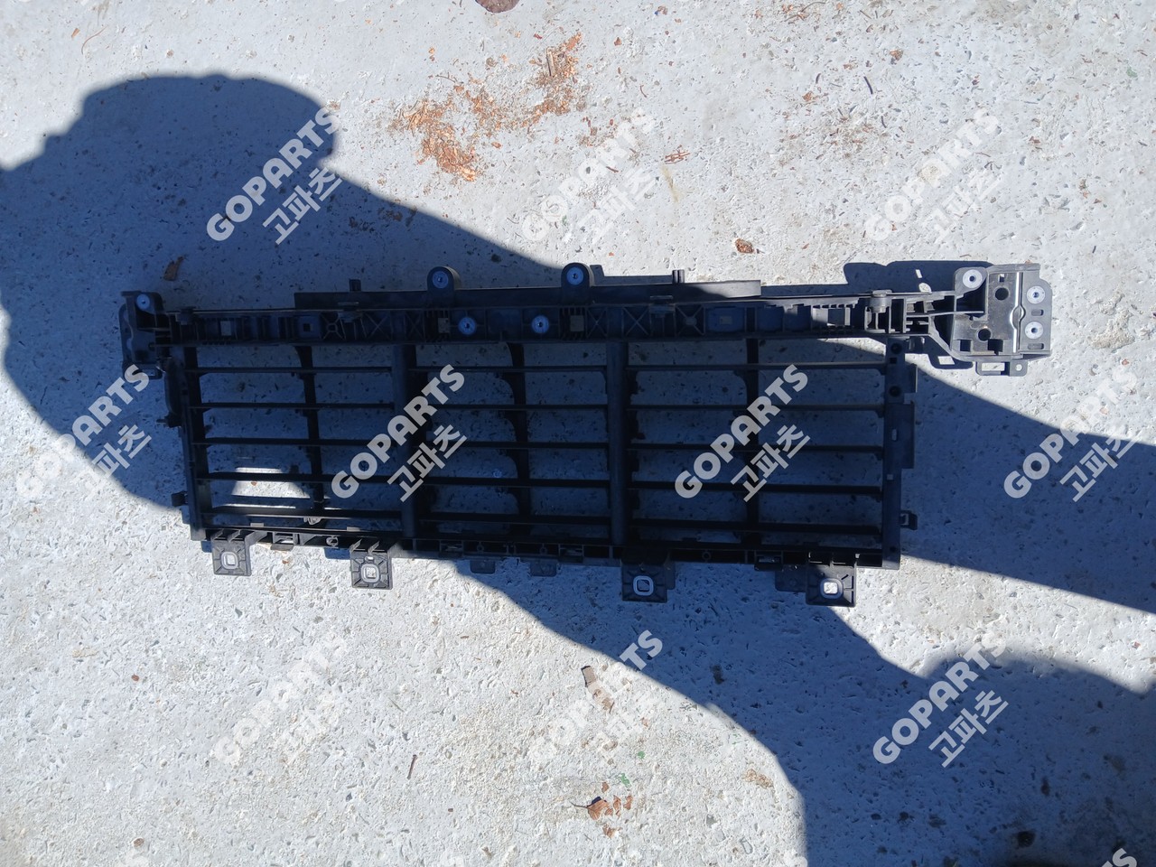 포르쉐 카이엔 9y0 9y3 전기형 전면라디에터 지지판넬 중앙 에어덕트셔터 사진 2