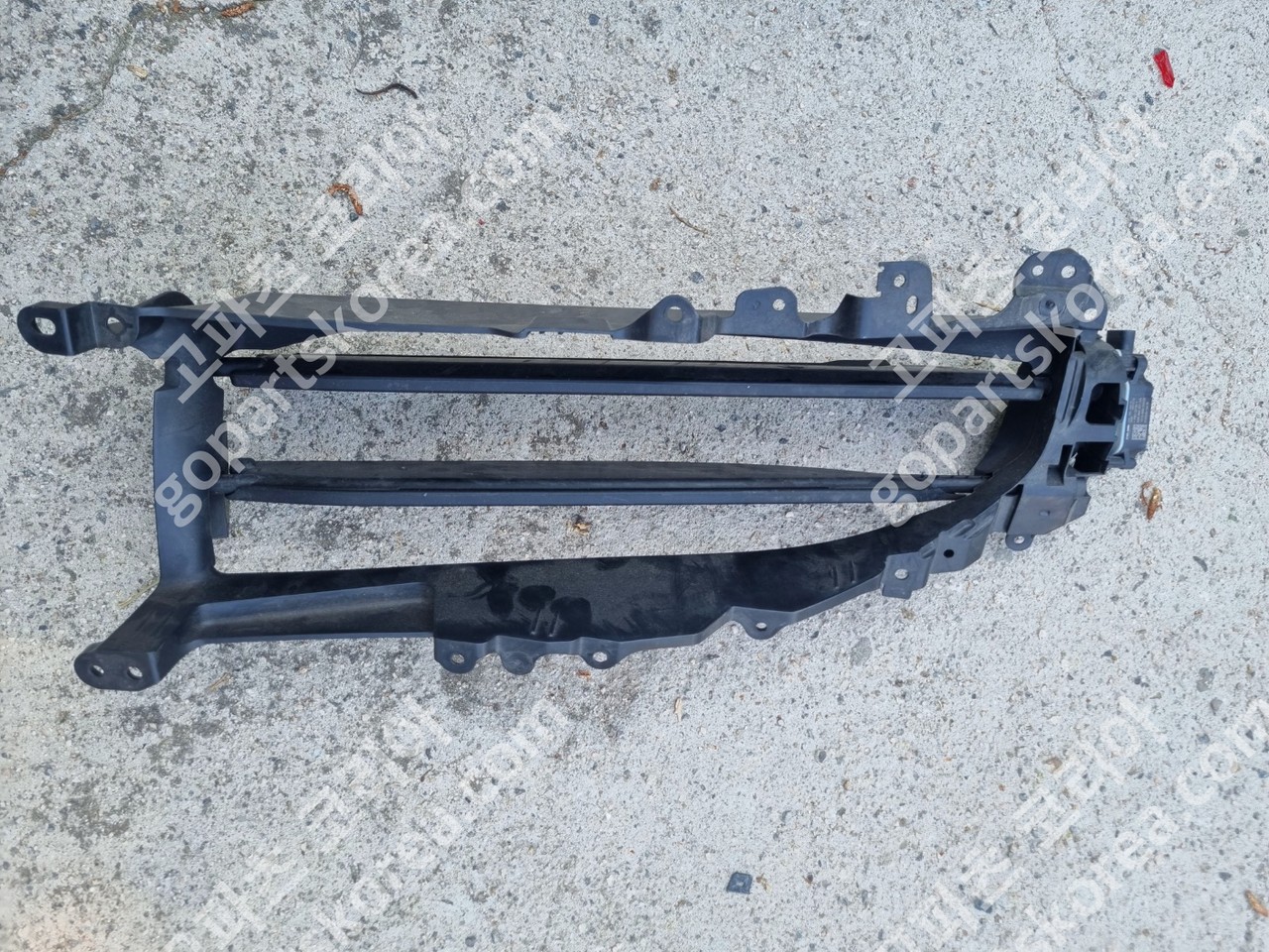 포르쉐 타이칸 그릴 라디에이터 그릴 사진 2