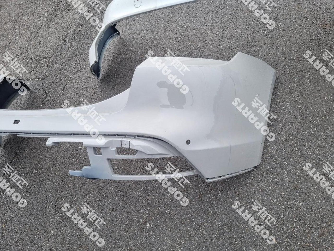 포르쉐 타이칸 뒷범퍼 일반 중고