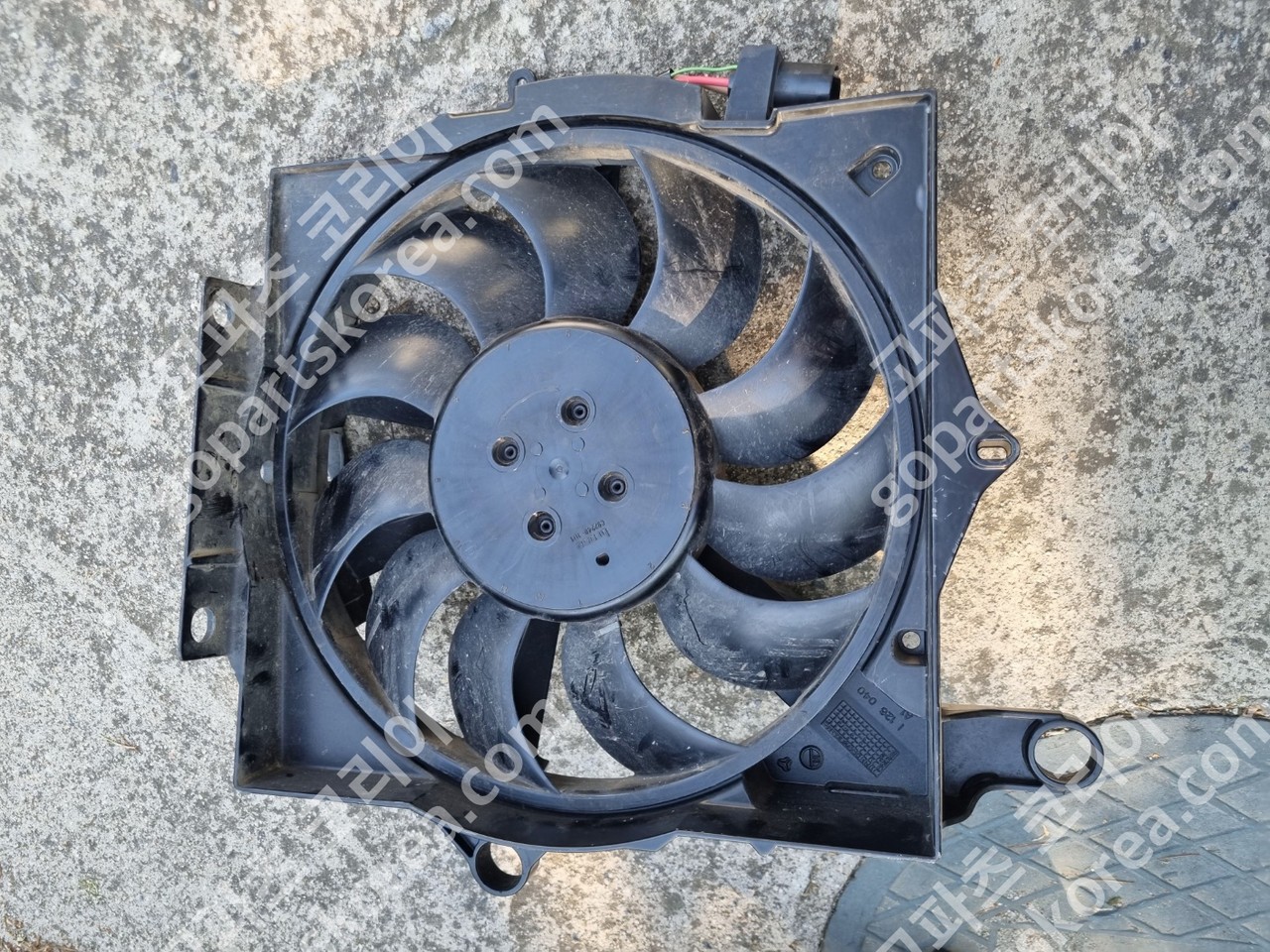 포르쉐 타이칸 부품 라디에이터 팬 사진 3