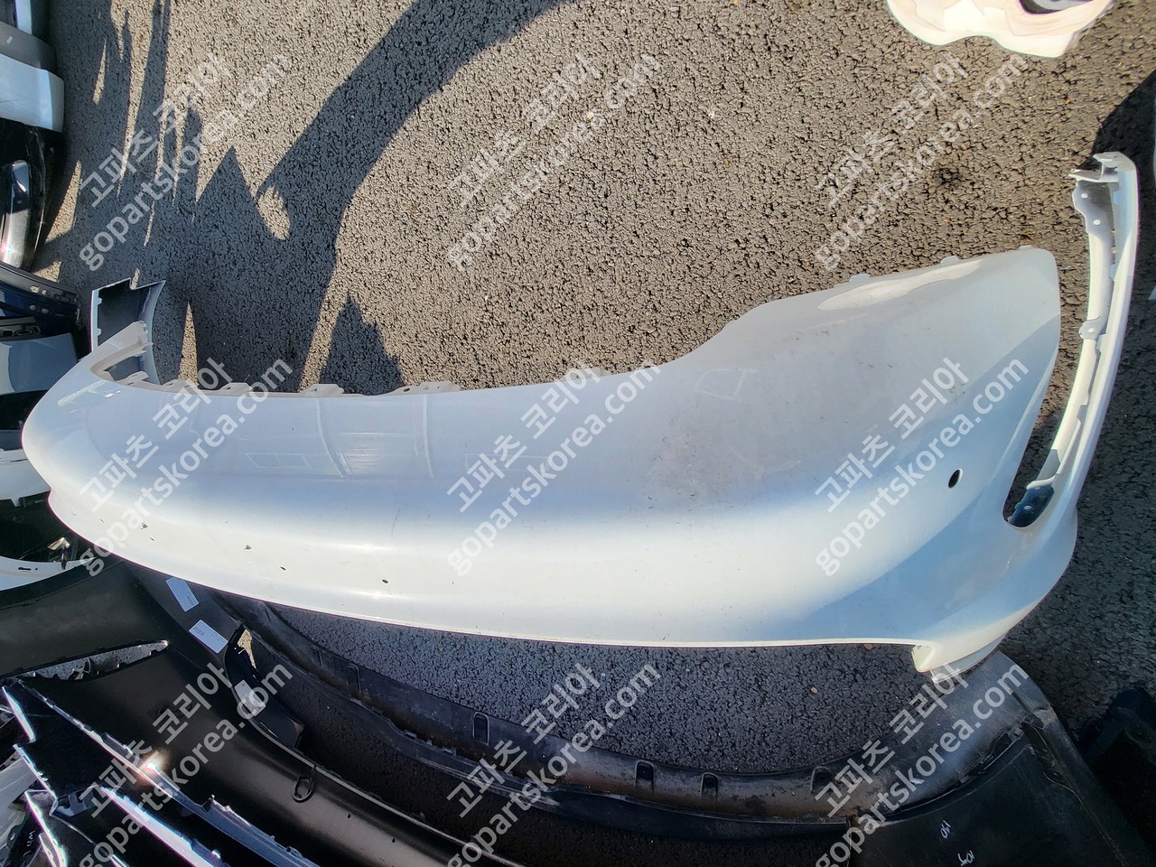 포르쉐 타이칸 앞범퍼 중고