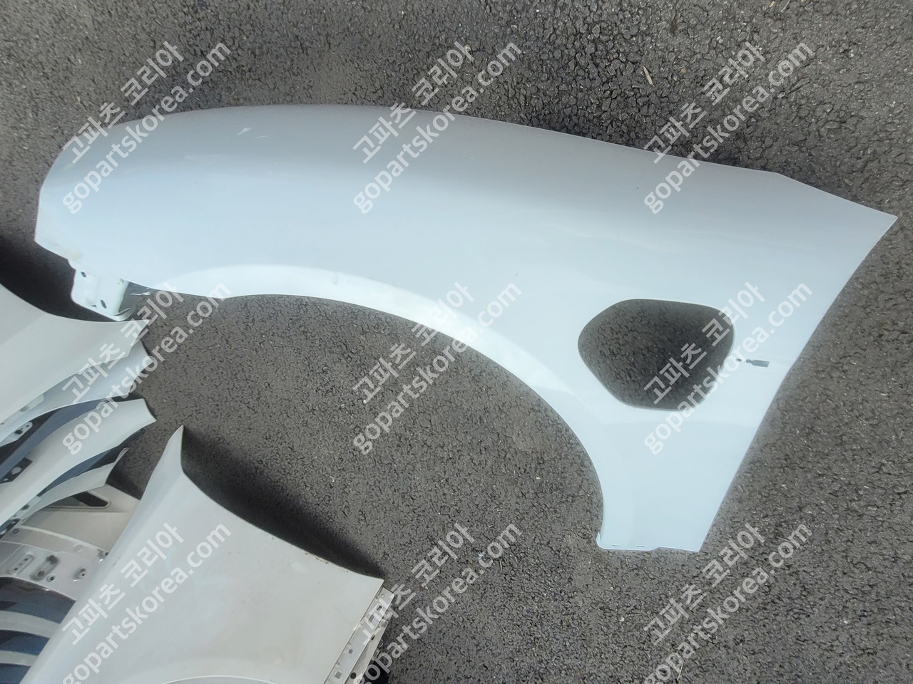 포르쉐 타이칸 휀더 운전석 앞휀더 사진 2