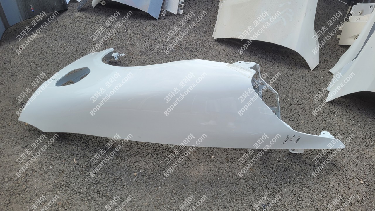 포르쉐 타이칸 휀더 운전석 앞휀더 사진 3