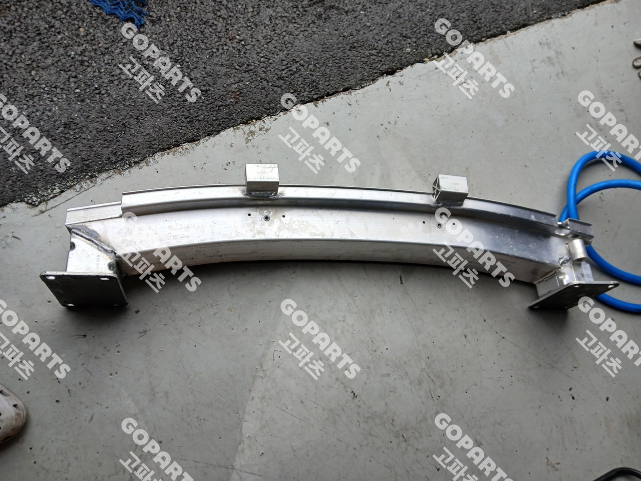 포르쉐 타이칸 966 9J 전기형 뒷레일 사진 2