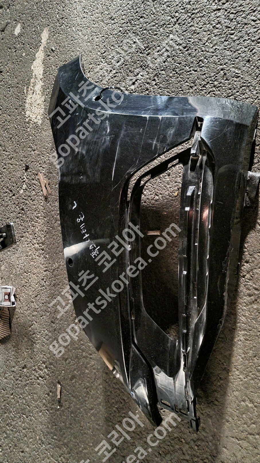 폭스바겐 아테온 앞범퍼 운전석 중고