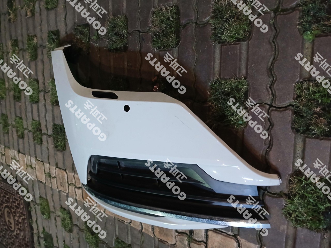 폭스바겐 아테온 1세대 조수석 앞범퍼 물노즐타입 중고