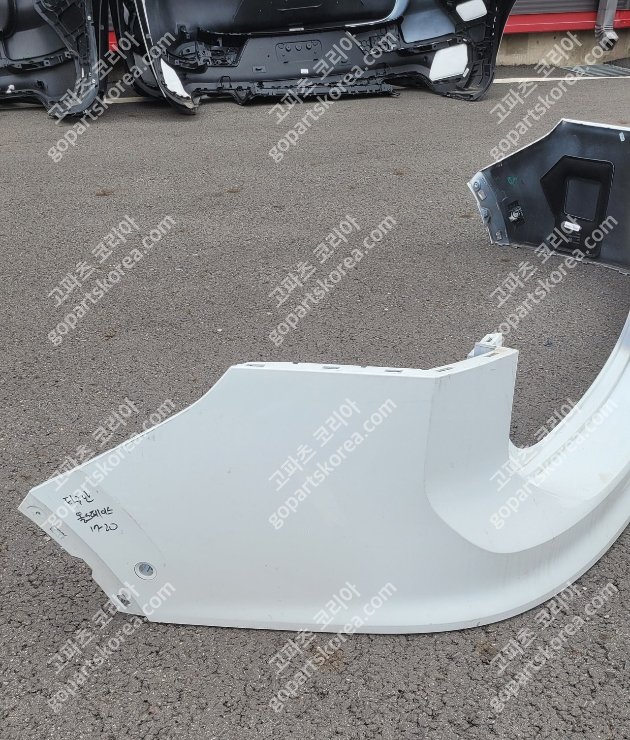 폭스바겐 티구안 뒷범퍼 올스페이스타입 중고