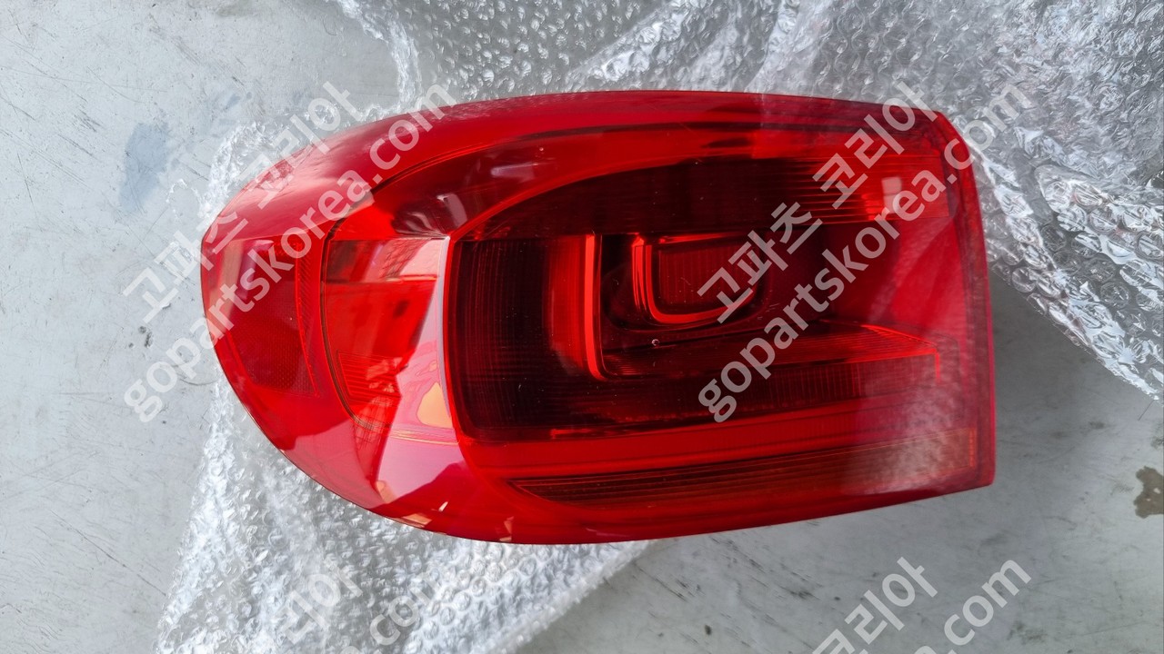폭스바겐 티구안 전기 테일램프 운전석 사진 2