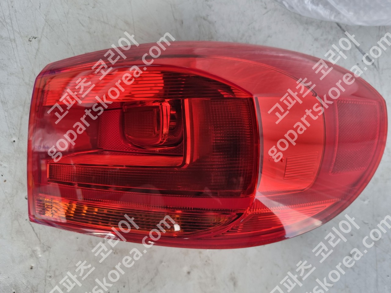 폭스바겐 티구안 전기 테일램프 조수석 사진 2