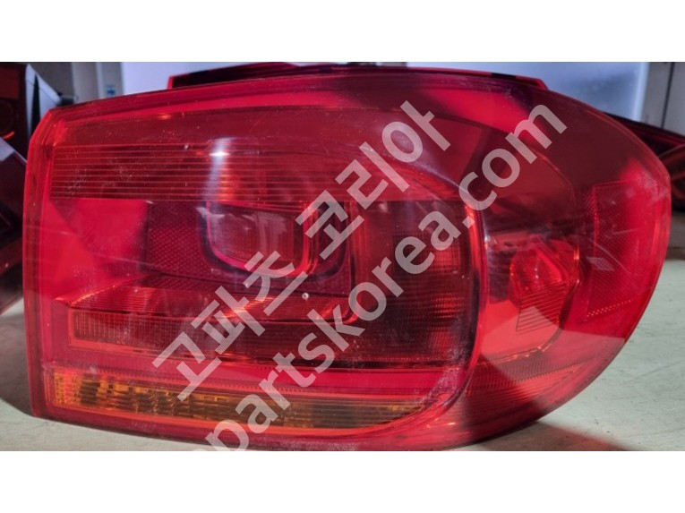 폭스바겐 티구안 테일램프 조수석 중고