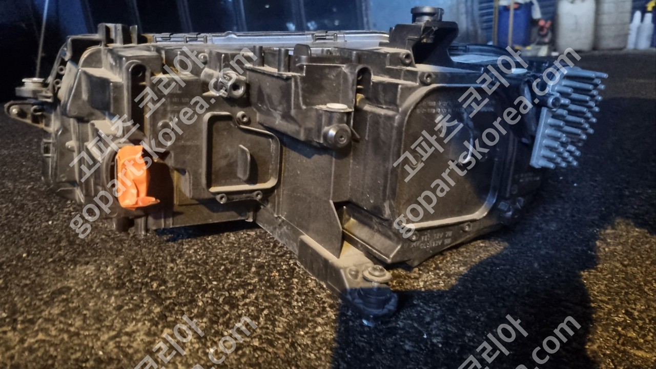 폭스바겐 티구안 헤드라이트 조수석 중고