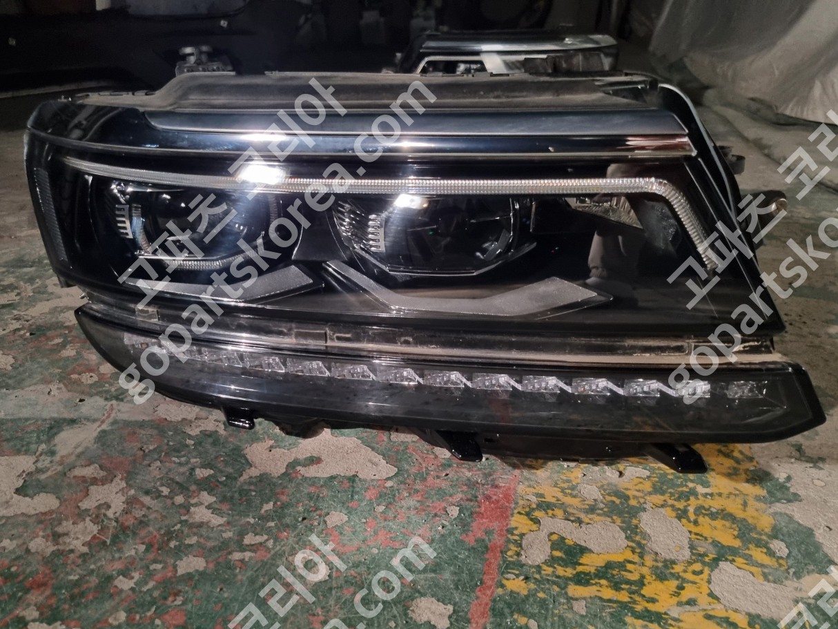 폭스바겐 티구안 헤드라이트 조수석 사진 3