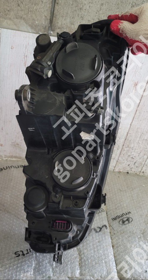 폭스바겐 파사트 헤드라이트 운전석 사진 2