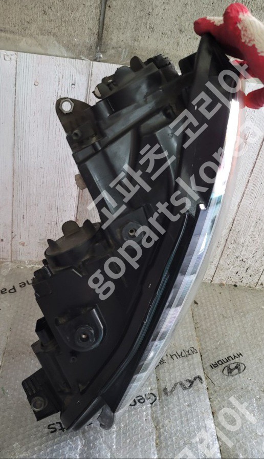 폭스바겐 파사트 헤드라이트 운전석 사진 3