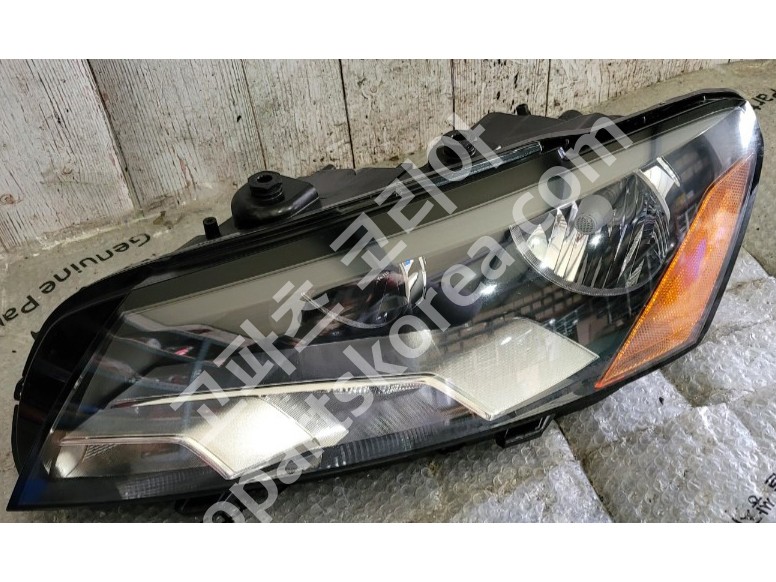 폭스바겐 파사트 헤드라이트 운전석 사진 4