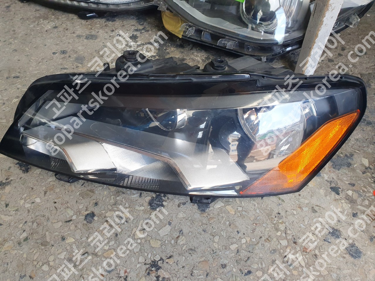 폭스바겐 파사트 헤드라이트 운전석 중고