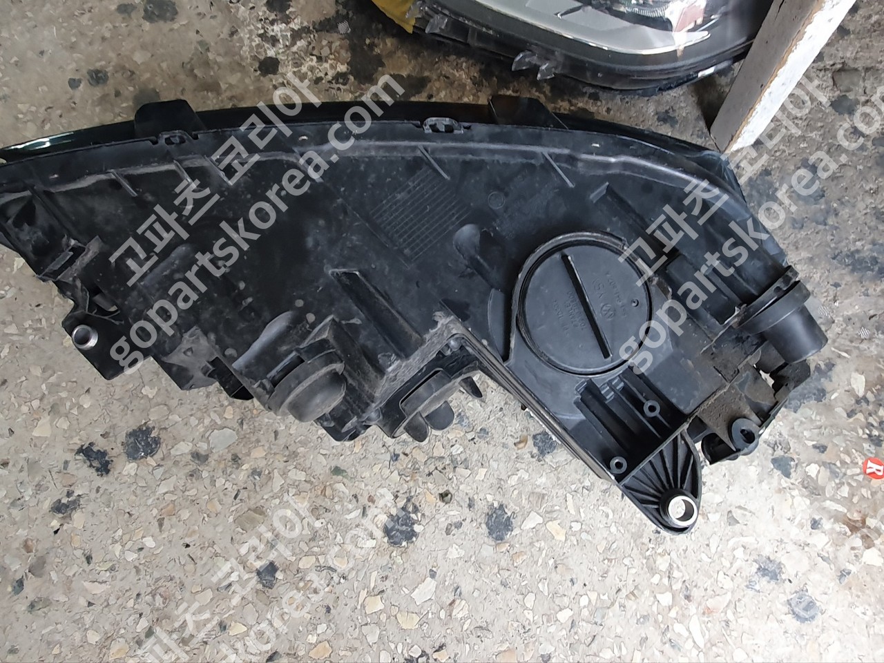 폭스바겐 파사트 헤드라이트 운전석 사진 3