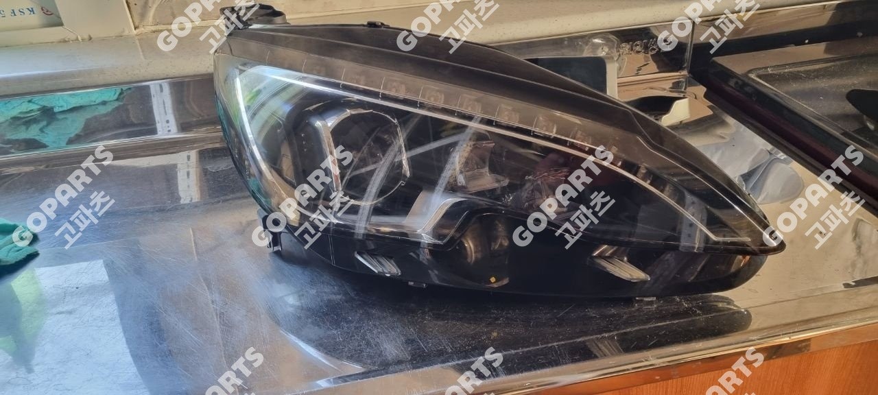 푸조 308 2세대 후기 조수석 헤드라이트 중고