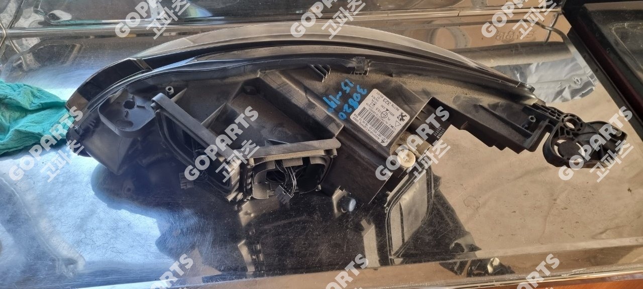 푸조 308 2세대 후기 조수석 헤드라이트 사진 2