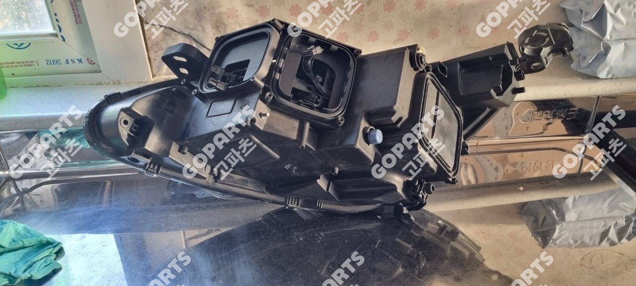 푸조 308 2세대 후기 조수석 헤드라이트 사진 3