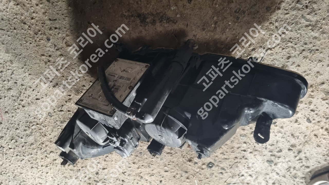 푸조 607 헤드라이트 조수석 중고