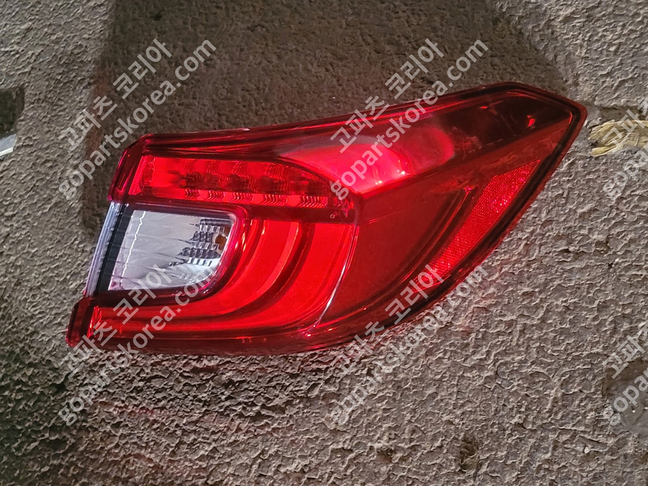혼다 어코드 테일램프 조수석 사진 3