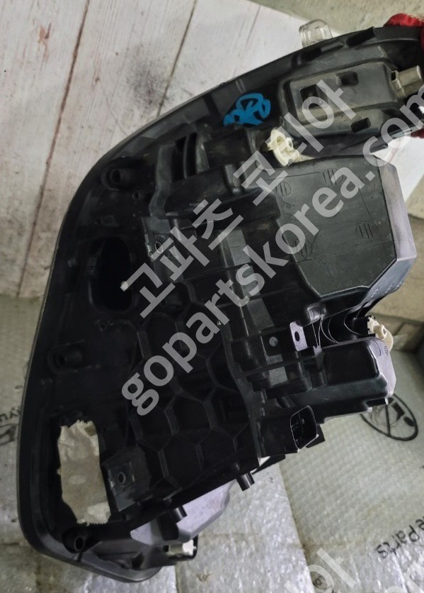 BMW 1시리즈 F20 헤드라이트 운전석 사진 4