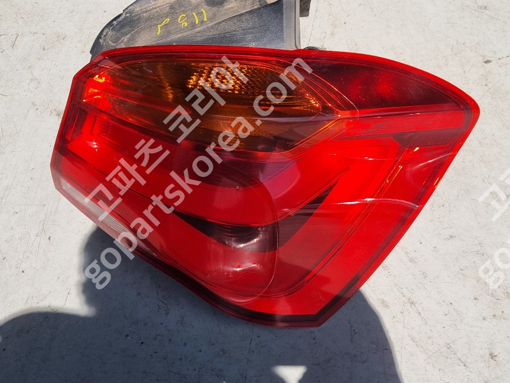 BMW 1시리즈 F20 후기 테일램프 조수석 사진 3