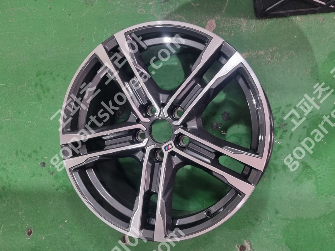 BMW 1시리즈 F40 휠 다이아몬드커팅 앞 휠 중고