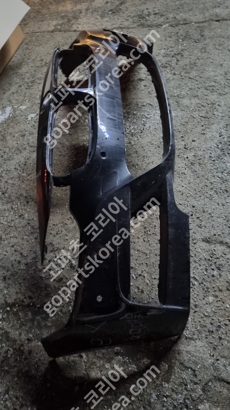 BMW 3시리즈 F30 앞범퍼 노즐X없음 센서4구있음 카메라X없음 중고