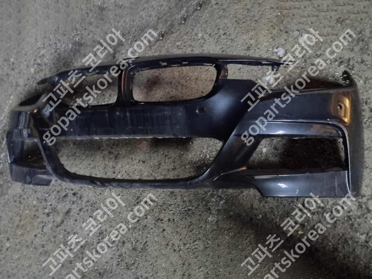 BMW 3시리즈 F30 앞범퍼 노즐X없음 센서4구있음 카메라X없음 사진 2